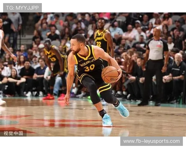 2017年季后赛：库里在对阵马刺的系列赛中累计投中超过20个三分，成为历史最强“投手”之一